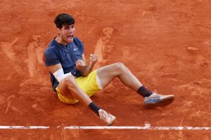 Cramping Carlos Alcaraz comes from behind to win French Open in five-set thriller with Alexander Zverev