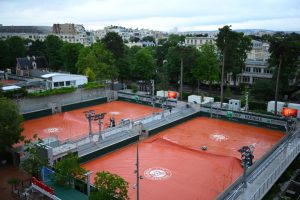 French Open tennis clash abandoned after FIVE MINUTES as star forced to withdraw in rarely-seen scenes