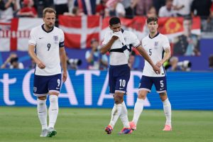 ‘I don’t want to be a part of it’ says Joe Hart as ex-England goalkeeper makes passionate defence of Three Lions stars