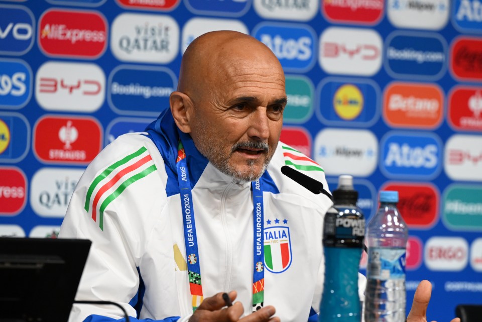 Italy manager caught up in huge Euro 2024 row after being accused of banning stars from playing PLAYSTATION