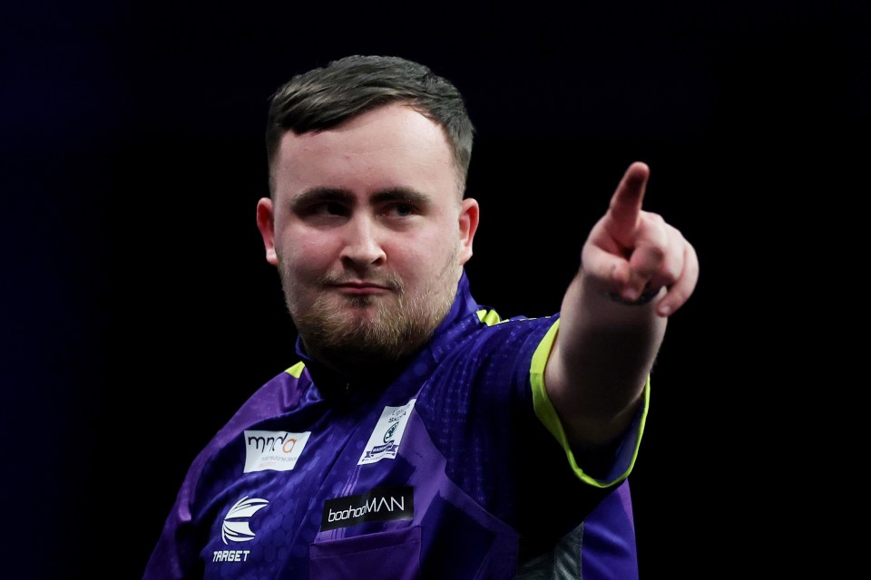 Luke Littler sends brilliant five-word reply to bitter fan after darts prodigy skips PDC event