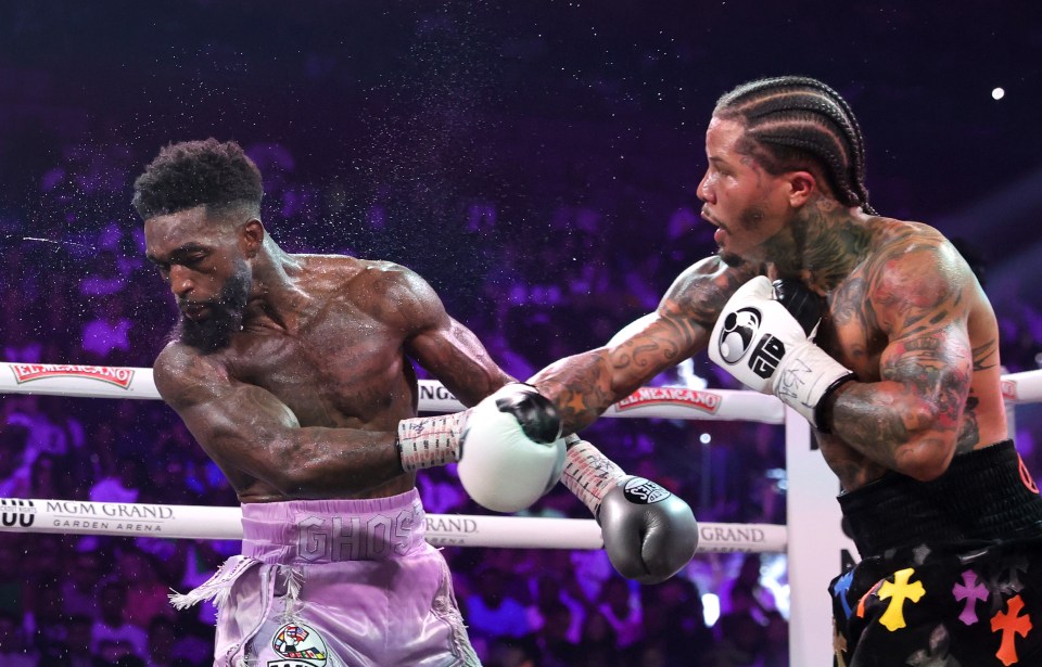 Gervonta Davis brutally exterminates The Ghost Frank Martin with stunning left hand in world title fight