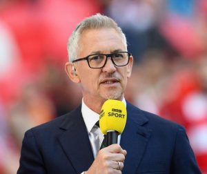 Gary Lineker ‘shows better movement than the England team’ as MOTD host delivers scathing Harry Kane verdict