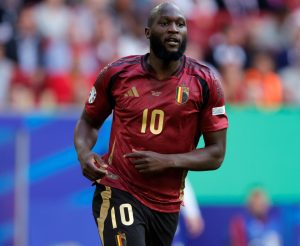 Chelsea locked in talks with Napoli over Romelu Lukaku swap transfer with Antonio Conte to be reunited with former star