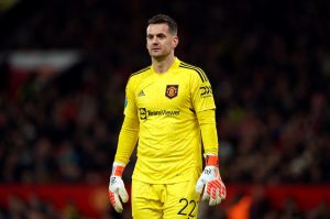 Tom Heaton, 38, signs new Man Utd deal with fans convinced goalkeeper has ‘best job in the world’