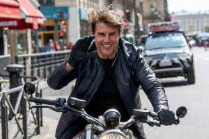 Tom Cruise ‘will pull off epic stunt’ to close the 2024 Olympics ahead of 2028 games in LA