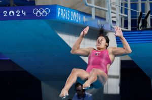 Watch diver score disastrous 0.0 while on verge of Olympics 2024 final after landing flat on her back