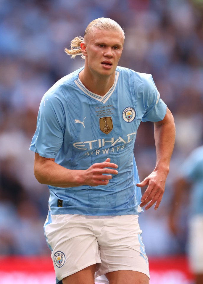 Man City star Erling Haaland splashes out £15,000 on red-light therapy bed to treat muscles