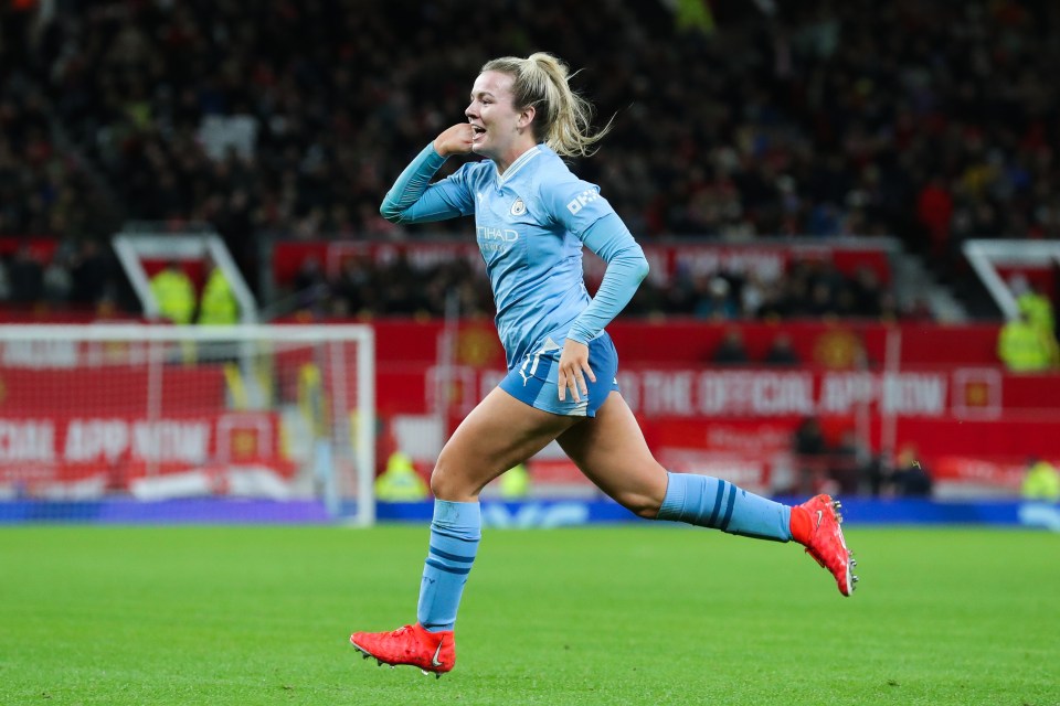 Lauren Hemp eager to get WSL title job done and backs Vivianne Miedema to be slick for Manchester City