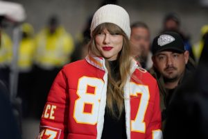 Travis Kelce buys Taylor Swift a .8k cardigan in k gift bonanza as he ‘misses her’ during Europe Eras tour dates