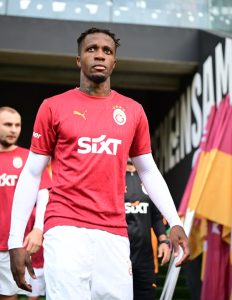 Wilfried Zaha set to be offered shock Premier League transfer return as Galatasaray approve exit