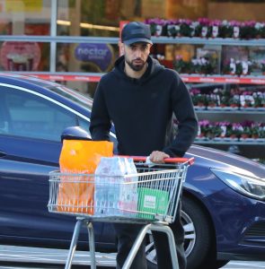 Man Utd star Bruno Fernandes loads boot of £200,000 Bentley with shopping bags after trip to Sainsbury’s