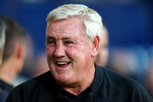 Steve Bruce reveals text from Sir Alex Ferguson with cheeky eight-word command after getting Blackpool job