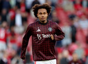 Man Utd star Joshua Zirkzee told he can’t train on pitch after groundsman fails to recognise him