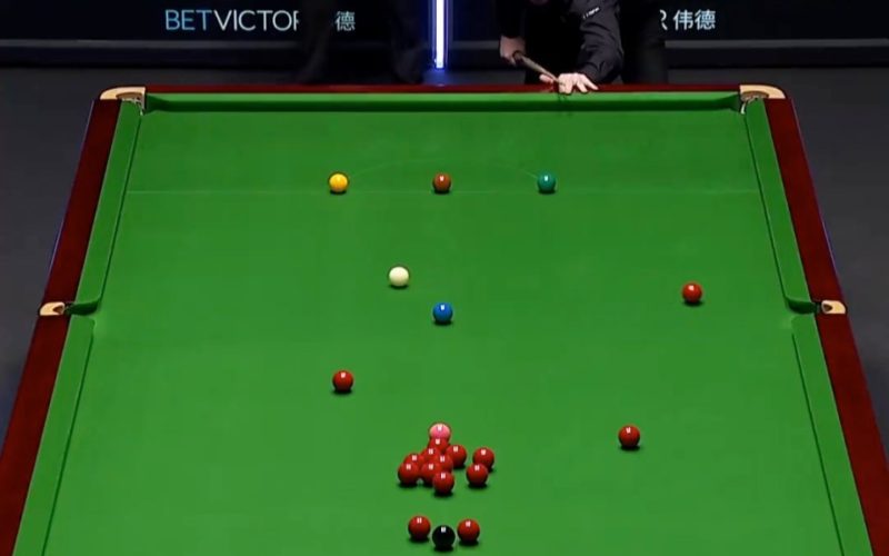 Watch John Higgins pull off unbelievable fluke as stunned commentator dubs it ‘greatest double kiss I’ve ever seen’