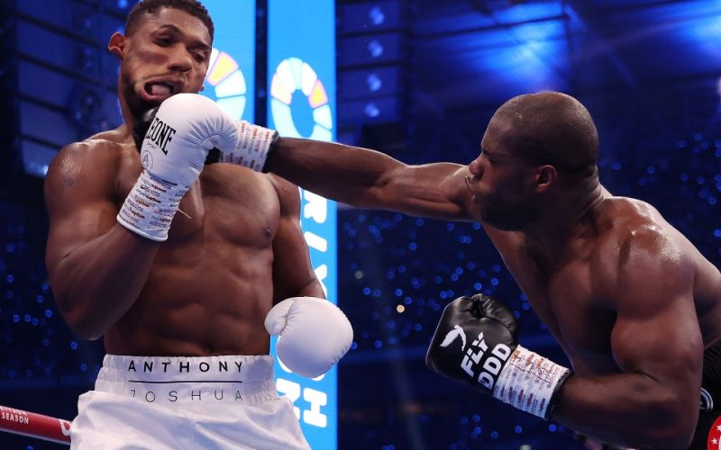 ‘That’s dangerous advice’ – Moment ex-Dubois trainer predicts EXACT punch that KO’s Joshua seconds before it happens