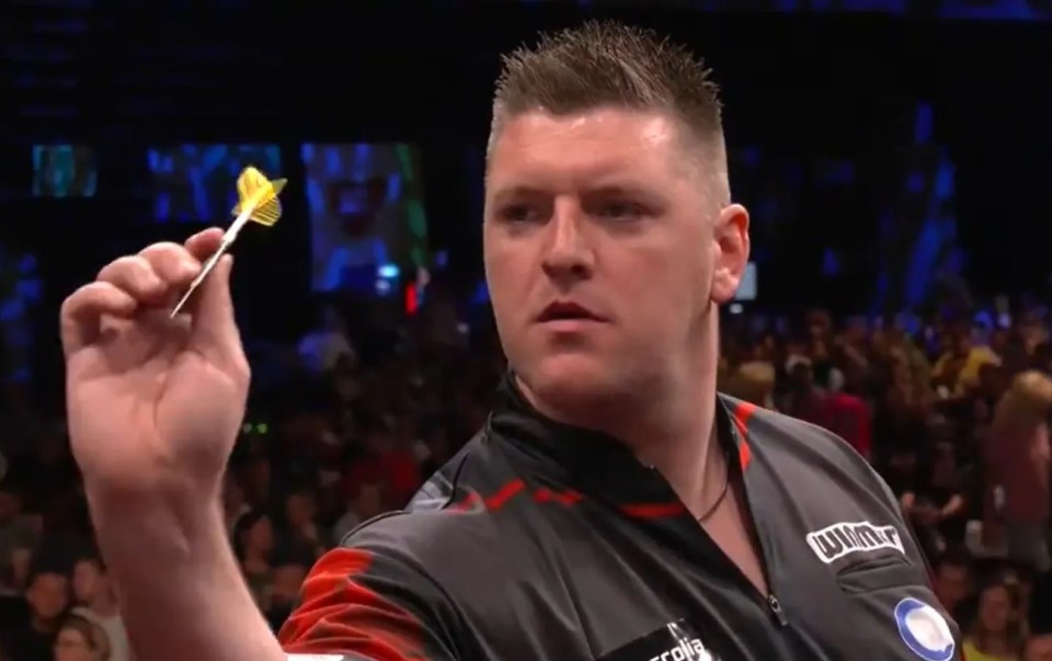 Watch darts star with ‘massive cojones’ take out mammoth 167 checkout in deciding leg against No1 seed