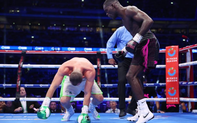 Boxing fans slam ‘ridiculously criminal’ split decision on AJ vs Dubois undercard and say ‘judges need to be fired’