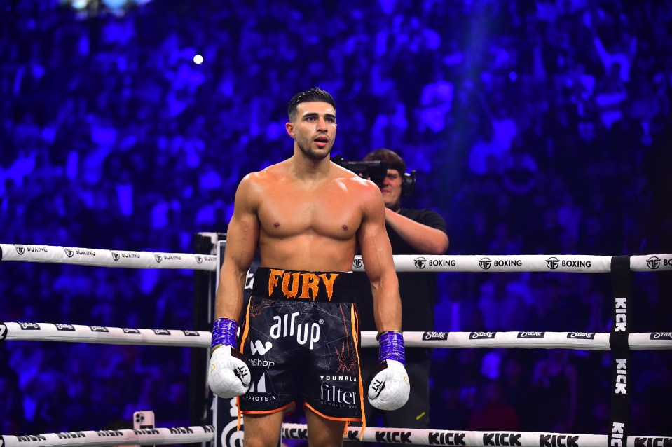 Tommy Fury reveals target date for boxing return after recovering from hand surgery amid Molly-Mae break-up