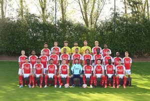 Arsenal fans fearing for this season with desperately thin squad as forgotten man appears in team photo