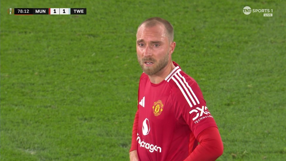 Man Utd star left in disbelief at being substituted in FC Twente clash and asks Erik ten Hag ‘me’ when number displayed