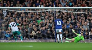 Everton 0 Newcastle 0: Anthony Gordon fluffs penalty against boyhood club as Jordan Pickford denies England team-mate