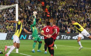 Man Utd ratings: Onana makes fantastic double save but is let down by poor defensive display from Lindelof