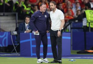 Gareth Southgate’s England sidekick Steve Holland would snub Man Utd role as he plots first job in management