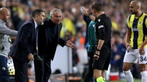 Europa League: Mourinho sent off as Man United claim point at Istanbul