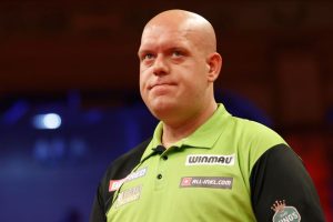 ‘Honestly, though? I don’t get that’ – Michael van Gerwen’s ‘awkward’ antics leave Sky Sports commentator baffled