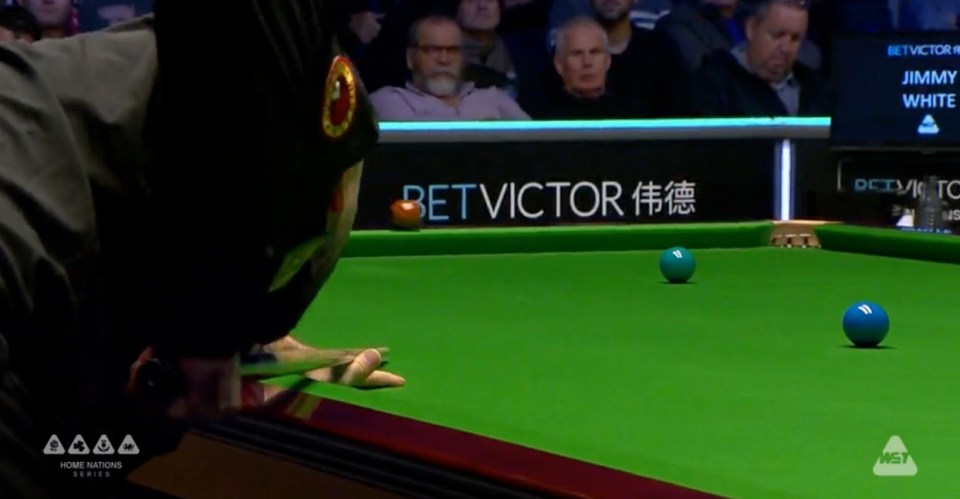 Snooker star somehow pockets ‘one in every five year fluke’ as commentator forced to confirm whether or not it’s legal