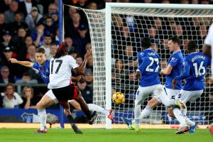 Everton 1 Fulham 1: Alex Iwobi’s fine strike against former club cancelled out by forgotten £26million striker