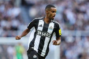 Arsenal boost as Newcastle NOT in contract talks with star striker Alexander Isak amid fears he could quit