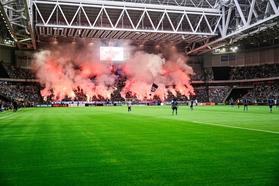 Huge title-deciding match suspended with stadium evacuated and second half played the following day with no fans