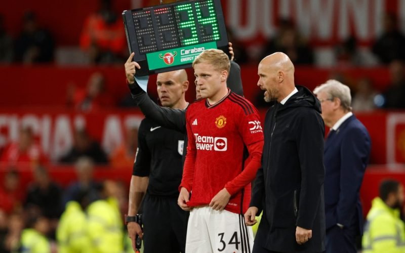 Man Utd flop Donny van de Beek shuts down reporter when asked about struggles under Ten Hag