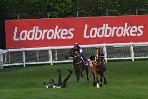 ‘We feared the worst’ – All hell breaks loose as £3million horse causes carnage before big race