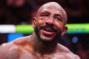 Khalil Rountree Jr’s face reduced to a bloody pulp by Alex Pereira at UFC 307 in brutal world title defence