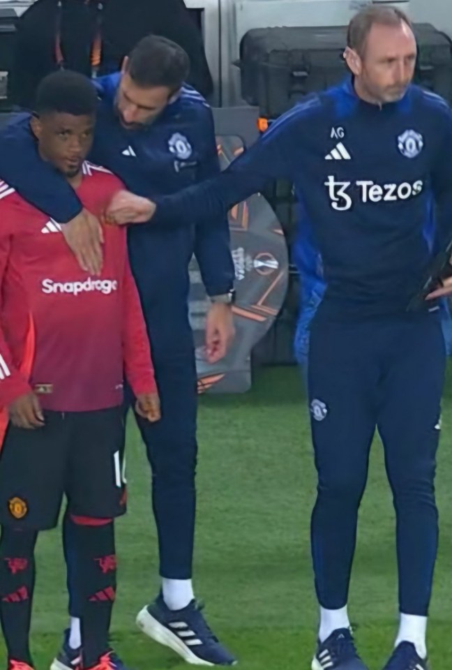 Fans fear Man Utd star Amad Diallo ‘will leave’ after spotting his touchline reaction against Fenerbahce