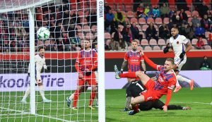 Heidenheim 0 Chelsea 2: Nkunku and Mudryk both score but Casadei is sent off with second last kick of game