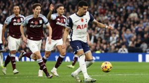 Solanke bags brace as Tottenham thrash Aston Villa 4-1