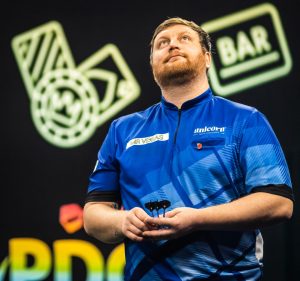 Cameron Menzies leaves Grand Slam of Darts ‘in a huff’ to get back to work before getting last-gasp place in knockouts