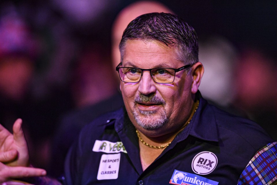 Gary Anderson forced to make emergency trip to Specsavers after Grand Slam of Darts troubles