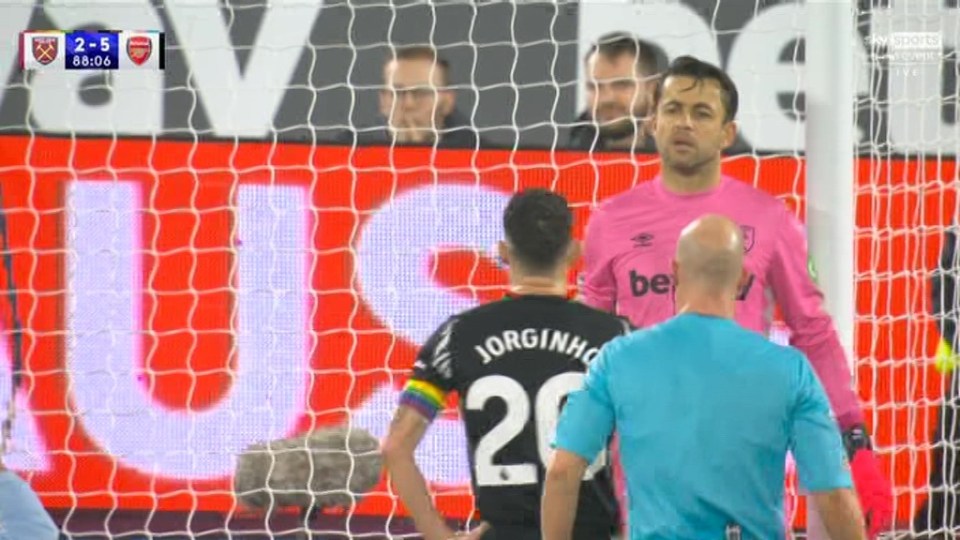 Referee tells off Arsenal star Jorginho for ‘dark arts’ at free kick as fans joke he ‘turned into Ben White’