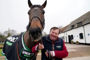 Constitution Hill loses stablemate rival as Nicky Henderson announces Sir Gino will start over fences this season