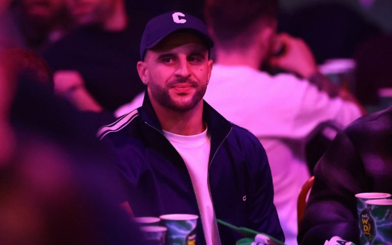 Kyle Walker enjoys night at World Darts Championship after failing to buy Christmas gifts for kids with Lauryn Goodman