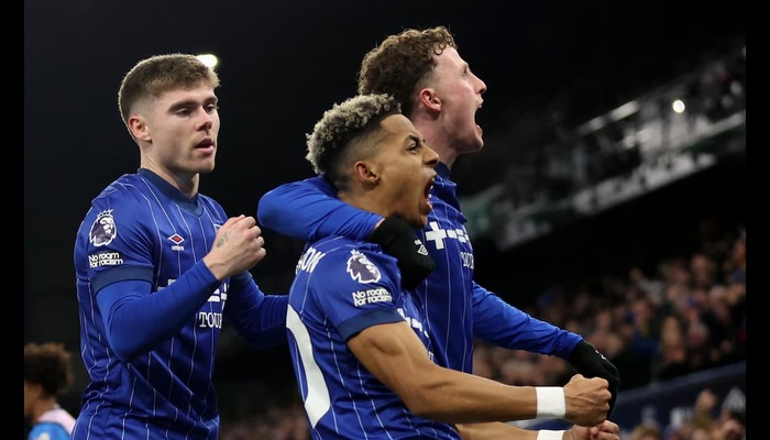 Chelsea title hopes suffer setback as Ipswich stun Blues 2-0