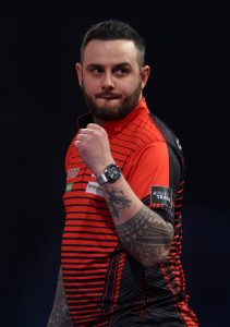 Who is English darts star Joe Cullen?