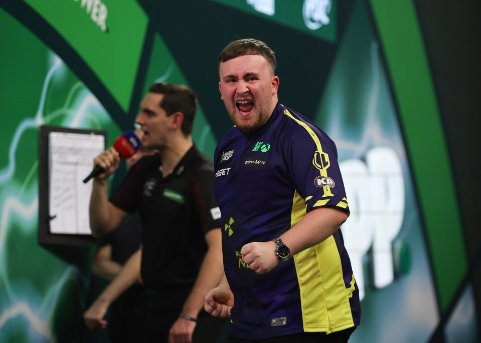 People are just realising why players always turn to their left during World Darts Championship