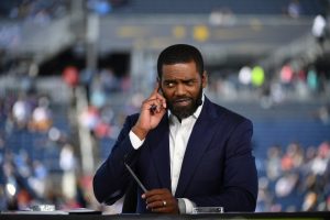 Randy Moss steps down from ESPN’s Sunday NFL Countdown to battle concerning ‘yellow eyes’ health issues