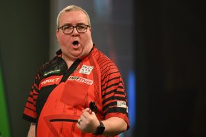 ‘My eldest is his biggest fan’ – Stephen Bunting hopes his son doesn’t wear rival’s darts shirt to World Championships